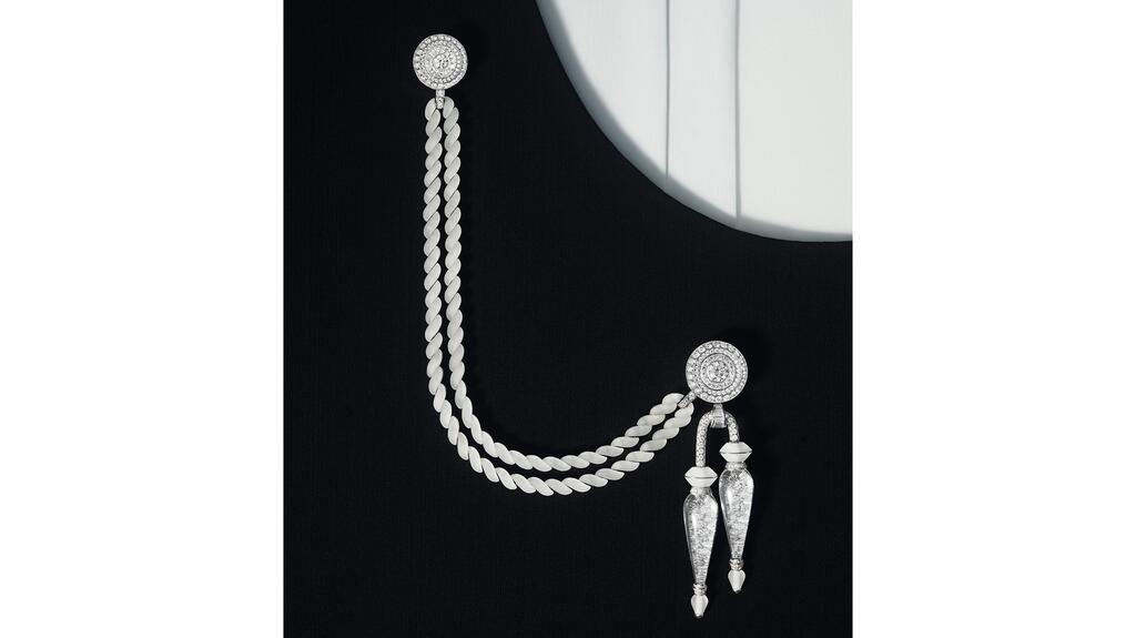Aiguillettes were a classic motif of French jewelry and often showed up in Boucheron’s designs. Boucheron Power of Couture Aiguillette